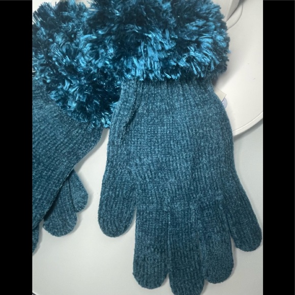 Charter club gloves & mermaid treasure club bag - Picture 2 of 6